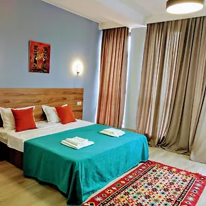Hotel 5 Rooms Отель Тбилиси